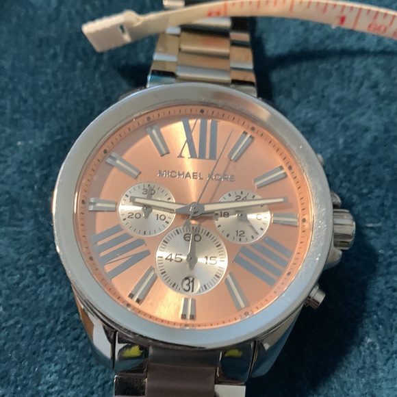 Michael Kors Watch - Picture 4 of 4